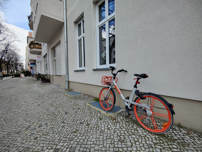 Das Oneplus 9 verwendet eine Superweitwinkelkamera mit 50 Megapixeln. (Bild: Tobias Költzsch/Golem.de)